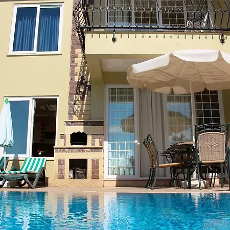 Villa Goldcity Sm *